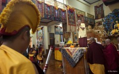 Rinpoche praying at the beginning of the teaching
